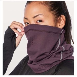 Lululemon Run It Out Neck Warmer